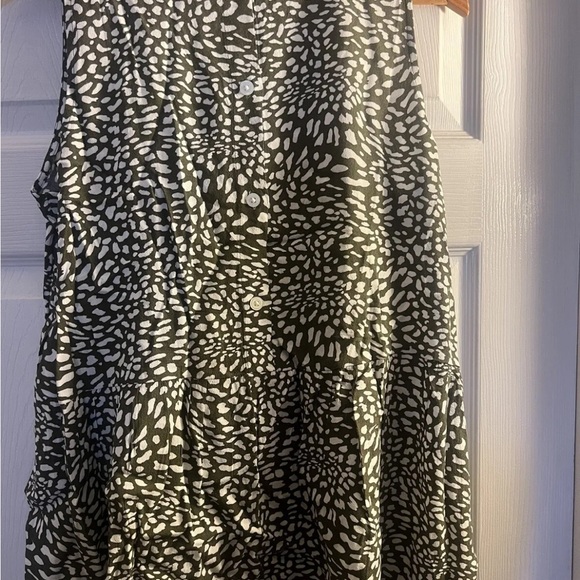 Ann Taylor Loft Button Back Peplum Sleeveless Shell Blouse Top Animal Print - Picture 8 of 8